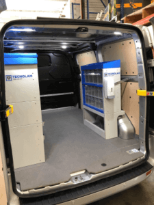transit kisteherautó járműberendezés